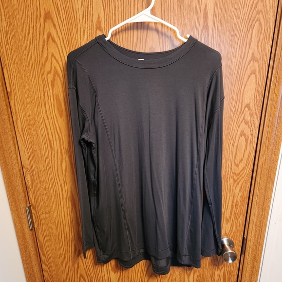 lululemon athletica Tops - Lululemon long sleeve top sz 8 NWOT